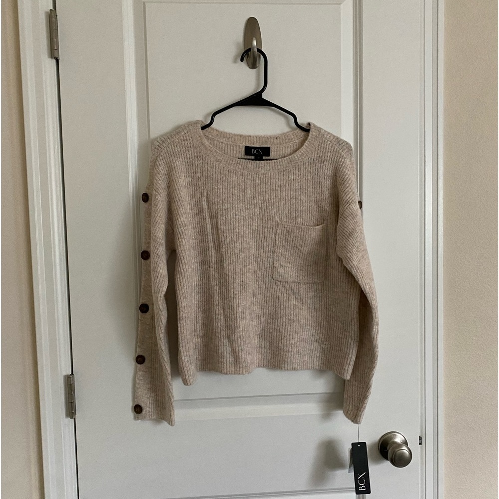 button sleeve detail sweater top